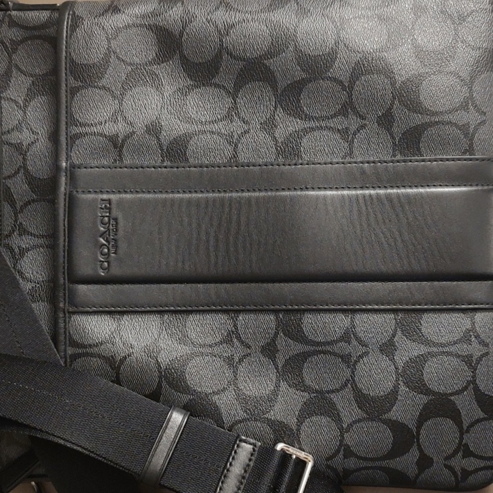 Coach Black/Gray Signature Messenger Bag